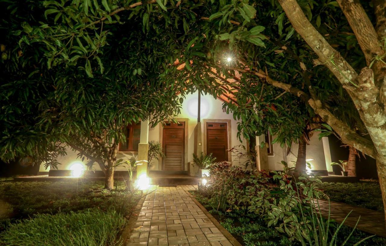 Subaseth Villa อนุราธปุระ ภายนอก รูปภาพ
